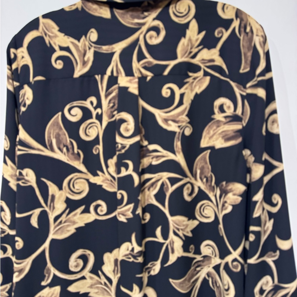 Chico’s Reversable Black and Gold Floral Long Sleeve Blouse size s/m